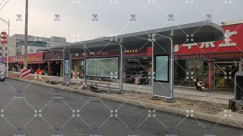 深圳候车亭安装完工